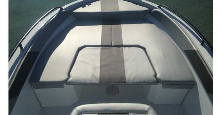 Rent a motorboat in Portocolom - BMA X199 Open