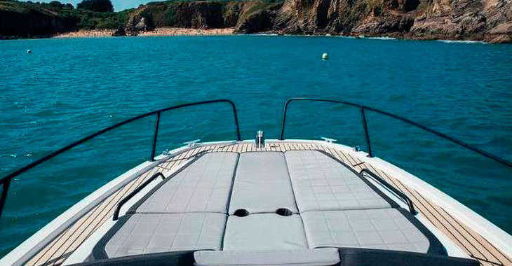 Chartern Sie motorboot in Portocolom - Beneteau Flyer 8.0 Sundeck