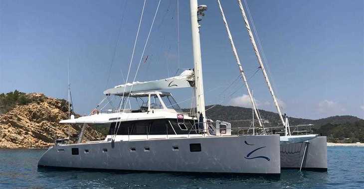 Rent a catamaran in Club Náutico Ibiza - Sunreef 62Z