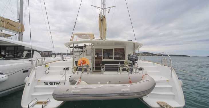 Rent a catamaran in Marina Baotić - Lagoon 400 S2 - 4 + 2 cab.
