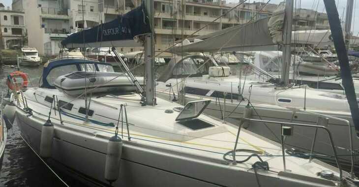 Rent a sailboat in Port Roses - Dufour 40