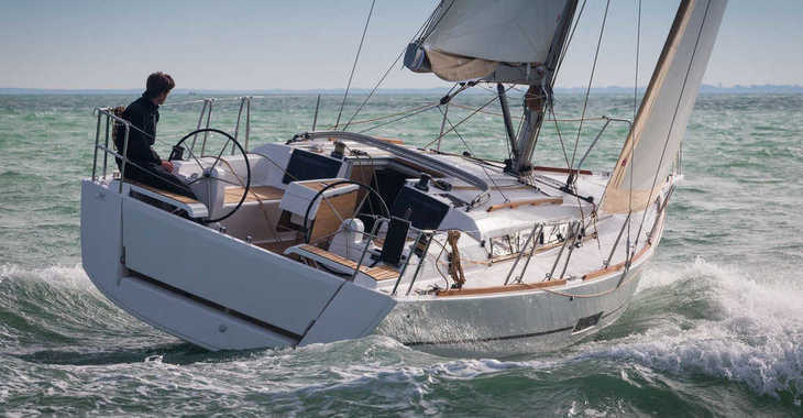 Rent a sailboat in Porto Olbia - Dufour 360 GL - 3 cab.