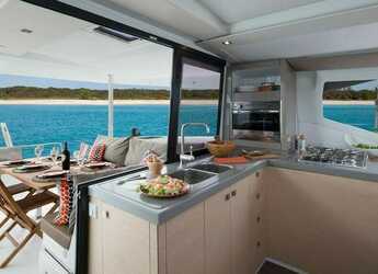Alquilar catamarán en Porto Olbia - Fountaine Pajot Lucia 40