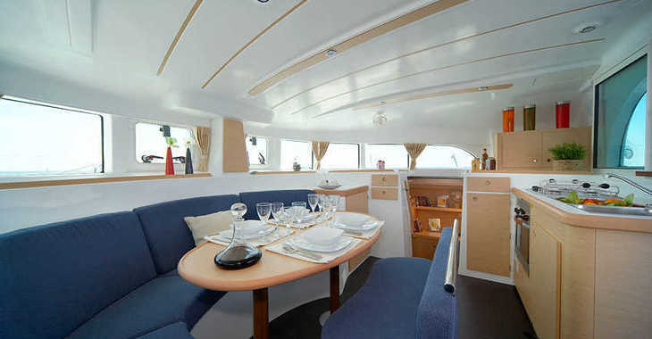 Rent a catamaran in Lavrion Marina - Lagoon 380 - 4 cab.