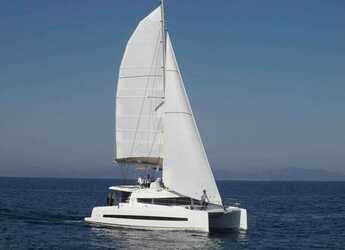 Rent a catamaran in Porto Olbia - Bali 4.3 - 4 + 2 cab.