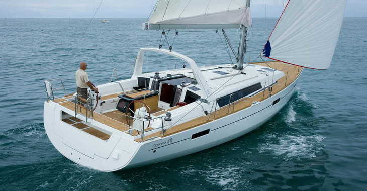 Rent a sailboat in Marina dell'Isola  - Oceanis 45 - 3 cab.