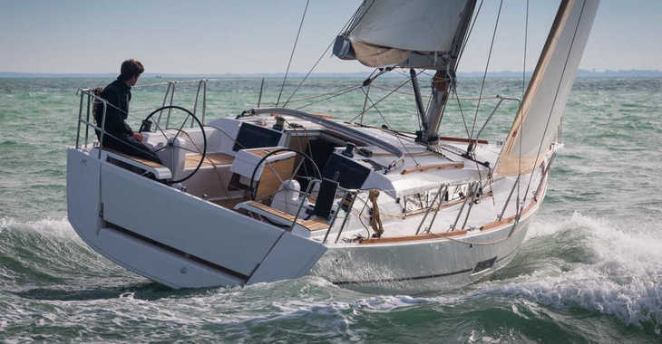 Rent a sailboat in Scrub Island - Dufour 350 GL - 2 cab.