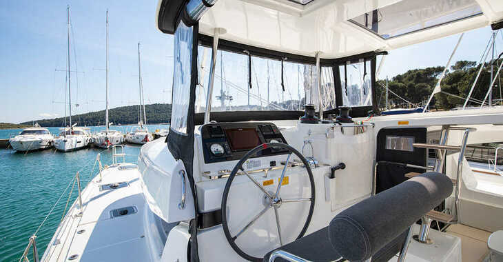 Alquilar catamarán en ACI Pomer - Lagoon 42 - 4 + 1 cab.