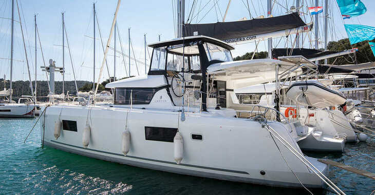 Rent a catamaran in ACI Pomer - Lagoon 42 - 4 + 2 cab.