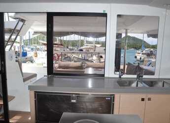 Rent a catamaran in Marina Le Marin - Fountaine Pajot Saona 47 Quintet - 5 + 1 cab.
