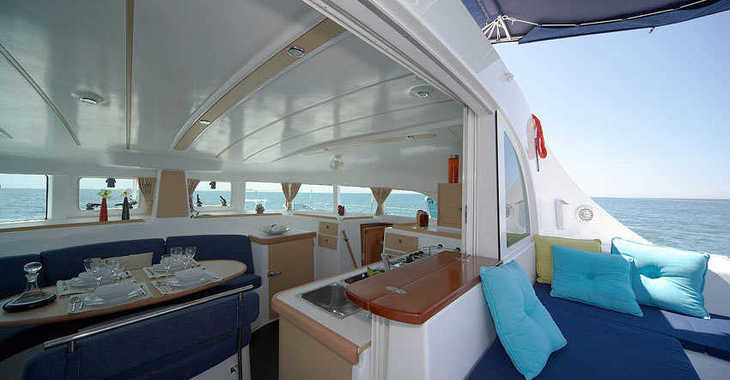 Louer catamaran à Marina Le Marin - Lagoon 380 - 4 cab.