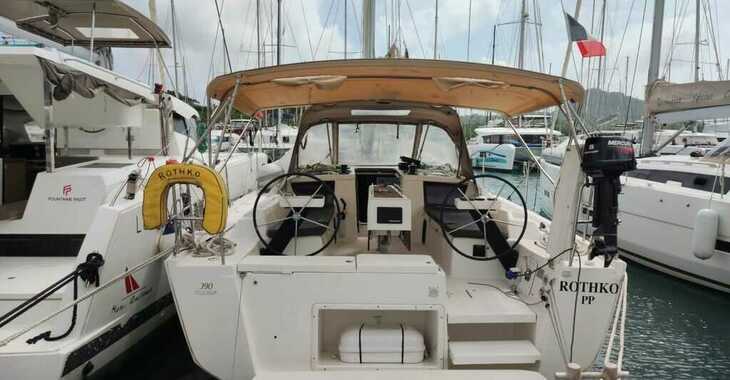 Rent a sailboat in Marina Le Marin - Dufour 390 GL
