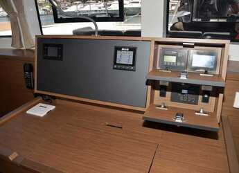 Rent a catamaran in Marina Le Marin - Lagoon 52 F - 6 + 2 cab.