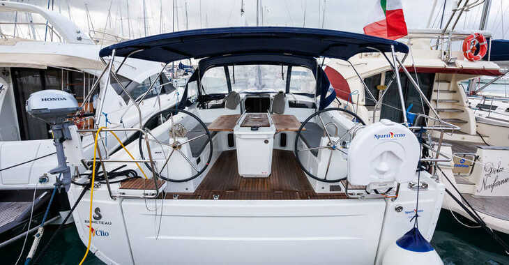 Rent a sailboat in Marina Cala de Medici - Oceanis 40.1