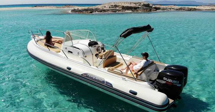 Rent a dinghy in Marina Botafoch - Capelli Tempest 900