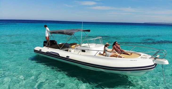 Rent a dinghy in Marina Botafoch - Capelli Tempest 900