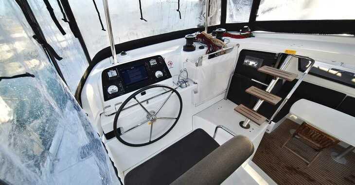 Rent a catamaran in Veruda Marina - Lagoon 42