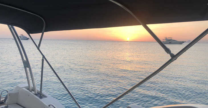 Louer dinghy à Club Náutico Ibiza - Nuova Jolly Prince 23 Cabin