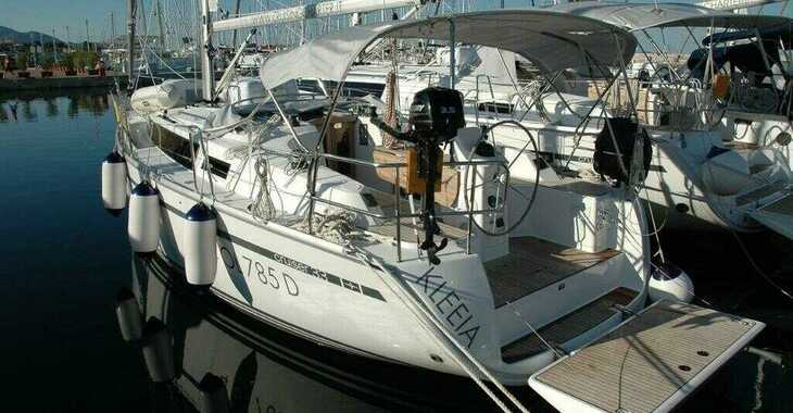 Rent a sailboat in Marina di Portisco - Bavaria Cruiser 33