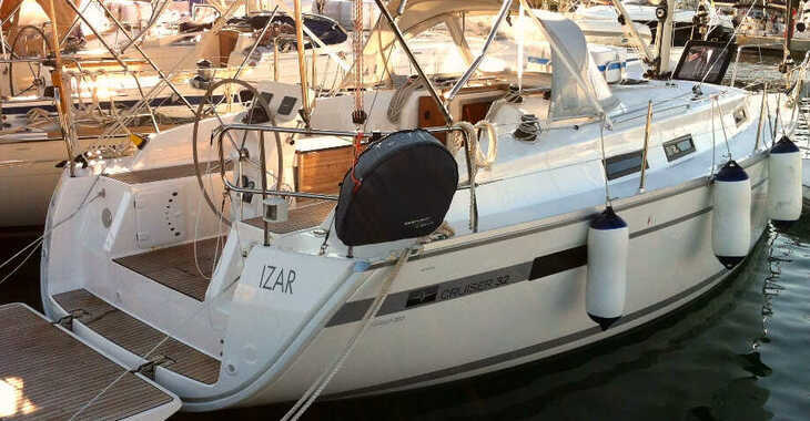 Rent a sailboat in Marina di Portisco - Bavaria Cruiser 32