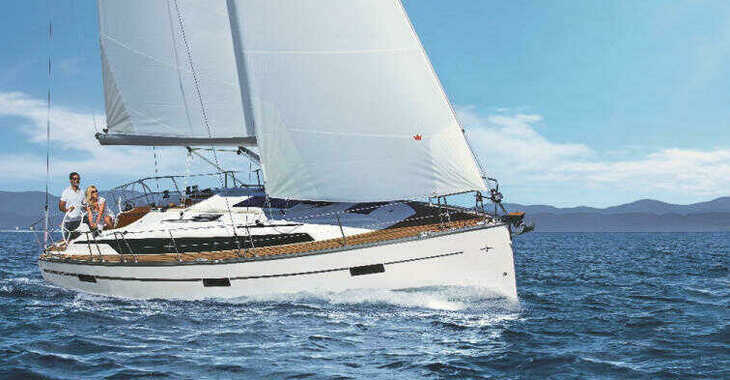 Rent a sailboat in Marina di Portisco - Bavaria Cruiser 37