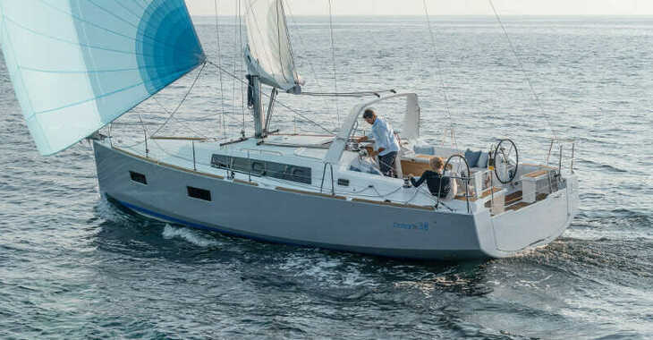 Rent a sailboat in Port of Pollensa - Oceanis 38