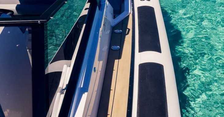 Rent a motorboat in Marina Porto Cristo - Agapi 950