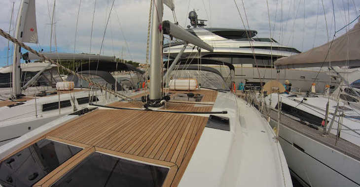 Rent a sailboat in Marina Frapa - Hanse 455
