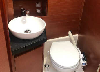 Rent a sailboat in Marina Frapa - Hanse 418