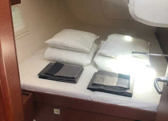 Rent a sailboat in Marina Frapa - Hanse 418