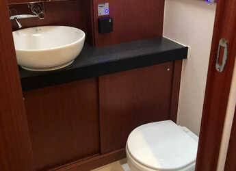 Rent a sailboat in Marina Frapa - Hanse 455