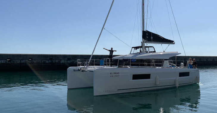 Rent a catamaran in Marina Frapa - Lagoon 40