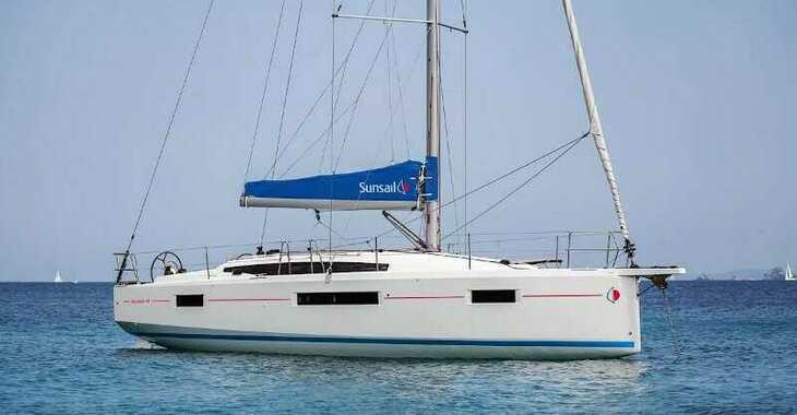 Rent a sailboat in Marina Fort Louis - Sunsail 410 (Classic)