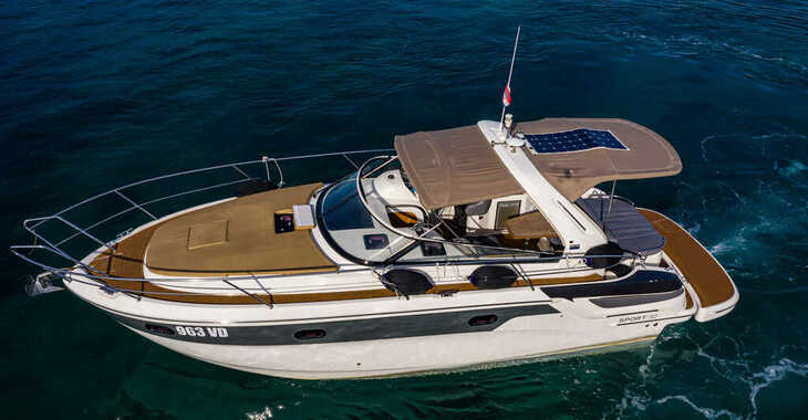 Chartern Sie motorboot in Yacht kikötő - Tribunj - Bavaria 32 Sport