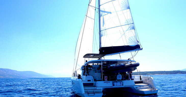 Rent a catamaran in SCT Marina - Lagoon 42