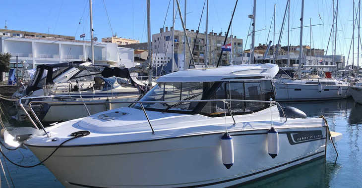 Rent a motorboat in Marina Tankerkomerc - Merry Fisher 695
