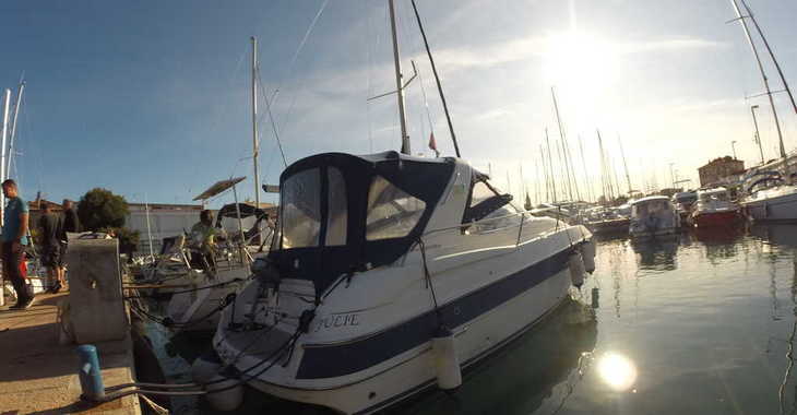 Rent a motorboat in Zadar Marina - Bavaria 32 Sport