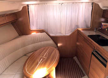 Chartern Sie motorboot in Zadar Marina - Bavaria 32 Sport