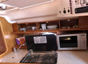 Chartern Sie motorboot in Zadar Marina - Bavaria 32 Sport