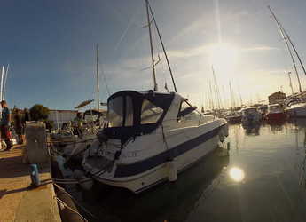Chartern Sie motorboot in Zadar Marina - Bavaria 32 Sport
