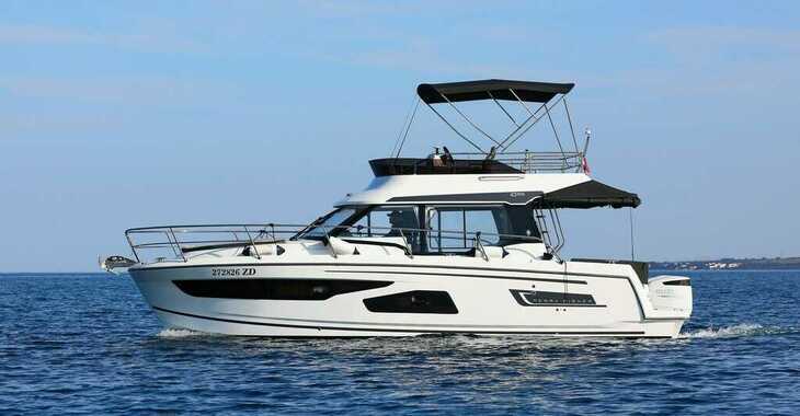 Rent a motorboat in Marina Tankerkomerc - Merry Fisher 1095 FLY