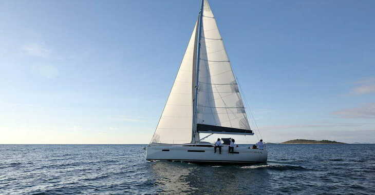 Rent a sailboat in Marina Baotić - More 40