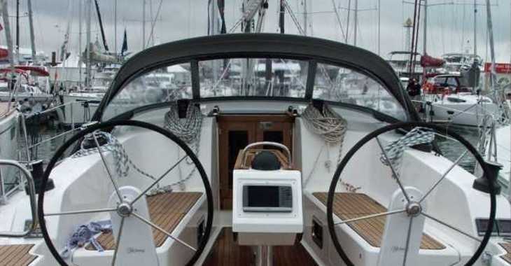 Rent a sailboat in Marina Skiathos  - Bavaria 41