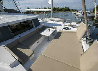 Alquilar catamarán en Keramoti Marina - Bali 4.0