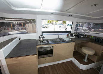 Alquilar catamarán en Keramoti Marina - Bali 4.0