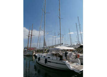 Rent a sailboat in D-Marin Lefkas Marina - Bavaria Cruiser 40