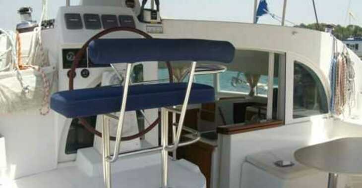Rent a catamaran in Lefkas Marina - Lagoon 380 - 4 + 1 cab.