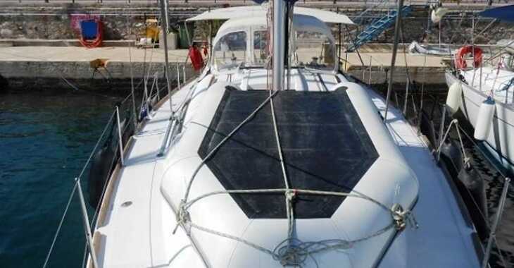 Rent a sailboat in Lavrion Marina - Oceanis 37