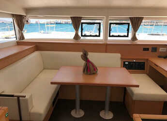 Chartern Sie katamaran in Lavrion Marina - Lagoon 400 S2