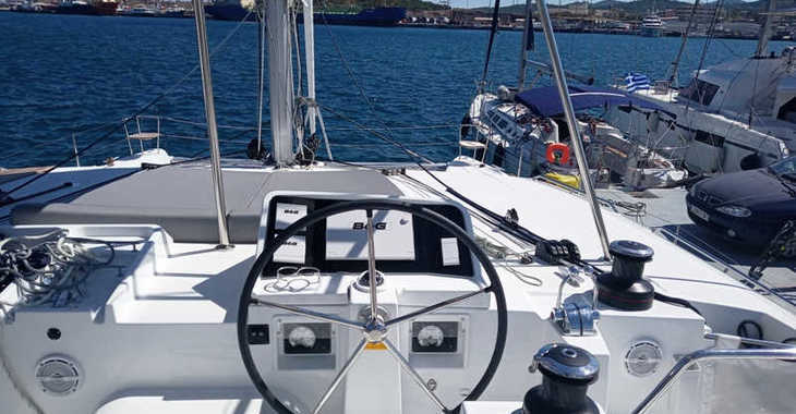 Rent a catamaran in Lavrion Marina - Lagoon 450  Flybridge